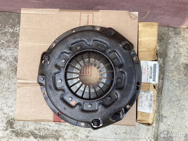 Продаю корзину сцпления на двигаель 4d56