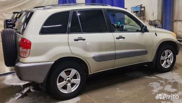 Toyota RAV4 2.0 AT, 2003, 336 000 км