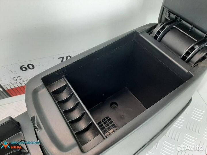 Консоль салона (центральная часть) Mazda 6 GG 2002