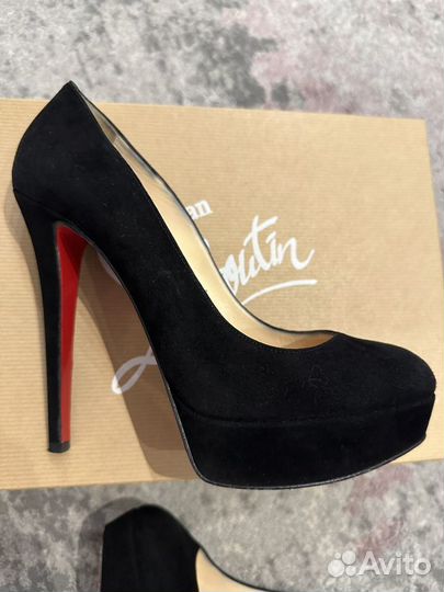 Туфли женские 37 размер Chistian Louboutin