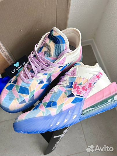 Кроссовки Nike LeBron 18 low