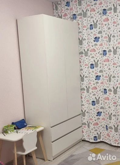 Шкаф двухстворчатый белый
