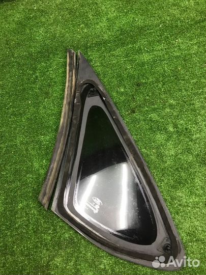 Стекло кузовное глухое заднее правое Ford Focus 2