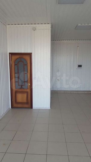 Автомагазин, кафе 30 м²