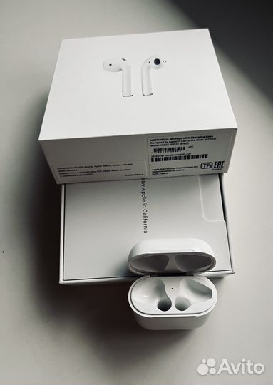 Зарядный кейс для наушников Apple Airpods