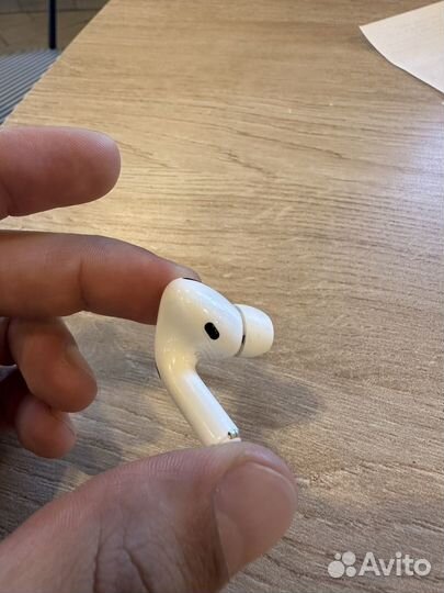 Беспроводные наушники apple airpods pro 2 левый