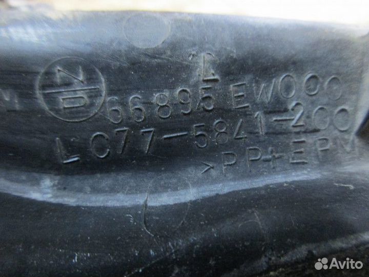 Накладка лобового стекла левая Nissan Almera (G15)