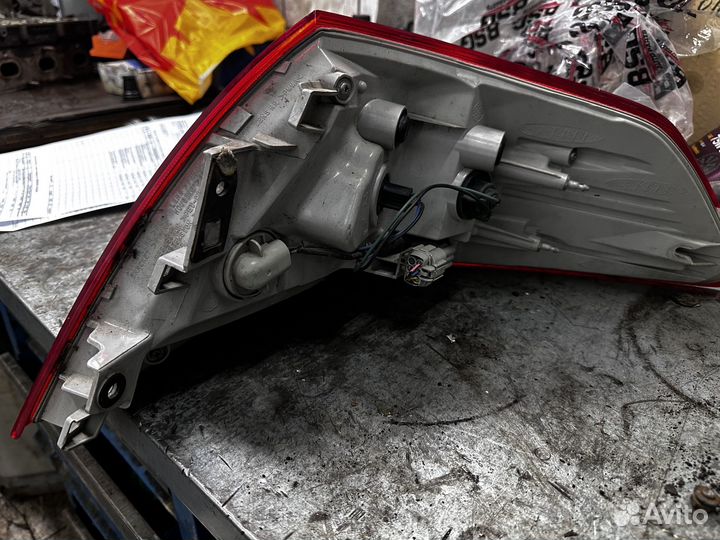 Фонарь задний левый Nissan Teana J32