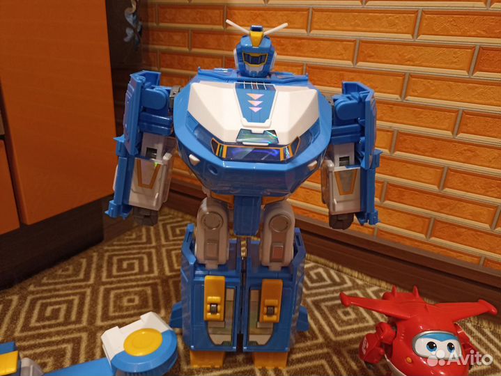 Мировой самолет робот Супер крылья