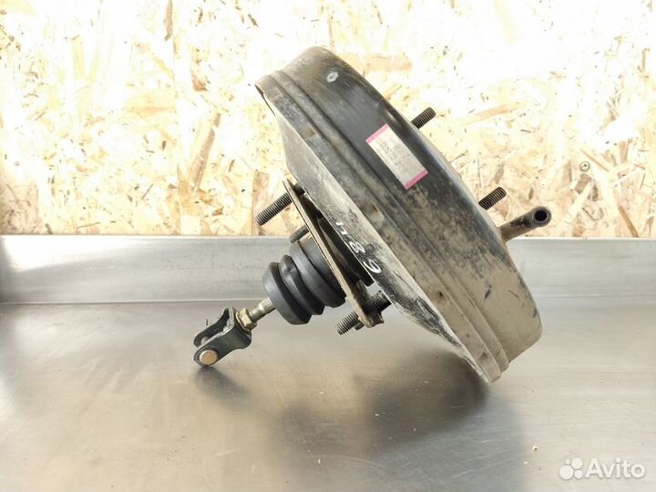 Усилитель тормозов вакуумный Toyota Corolla e10