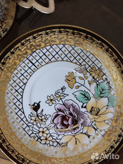 Чайный сервиз на подставке