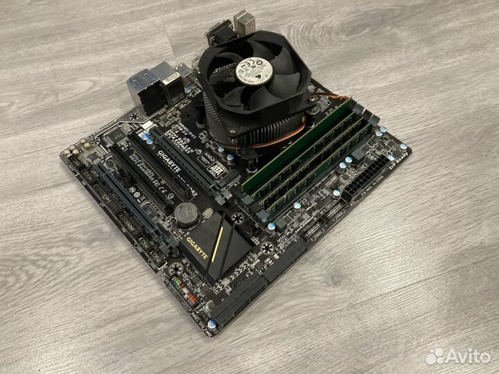 Комплект Intel Core i3-7100/14 GB/Gigabyte/Cooler
