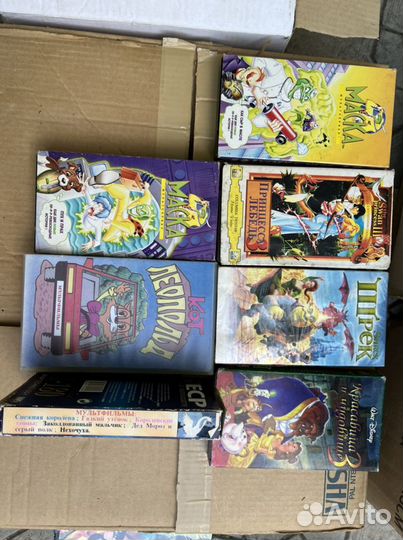 Видеокассеты мультфильмы и детские фильмы