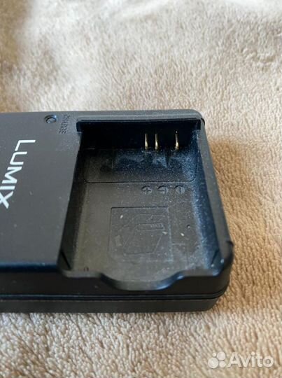 Зарядка для фотоаппаратов Lumix Panasonic DE-A66