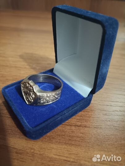 Перстень позолоченный