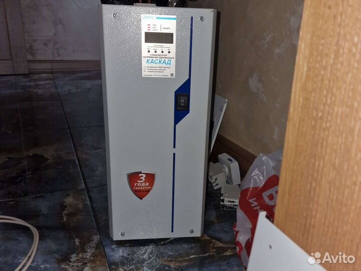 Стабилизатор напряжения однофазный