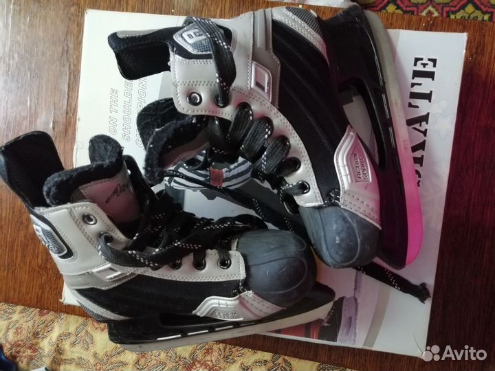 Коньки ледовые