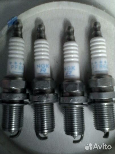 Свеча зажигания PFR6Q NGK