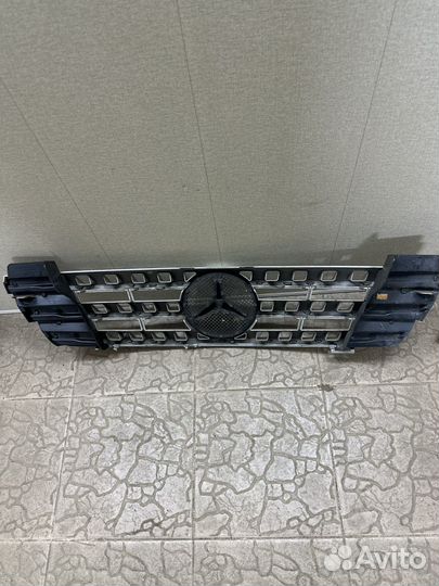 Решетка радиатора mercedes ml 164