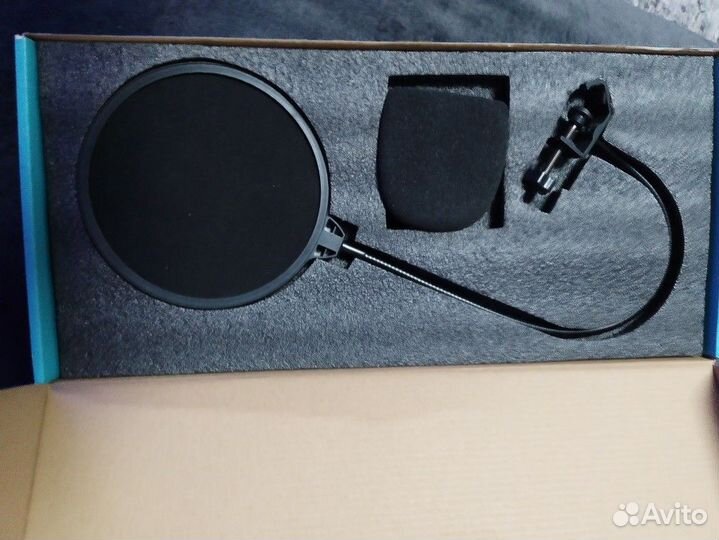 Студийный микрофон