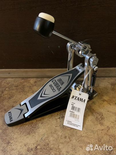 Педали, карданы, стойки, стульчики для ударных