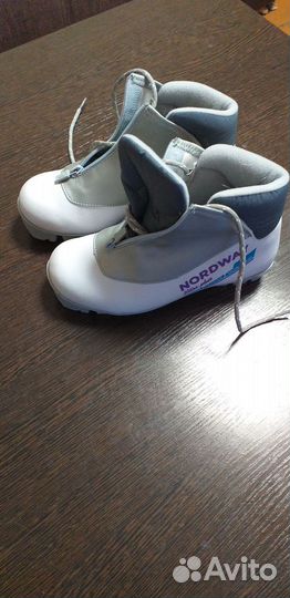 Лыжные ботинки