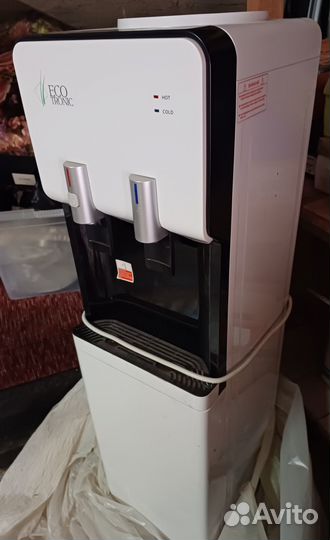 Кулер для воды с холодильником