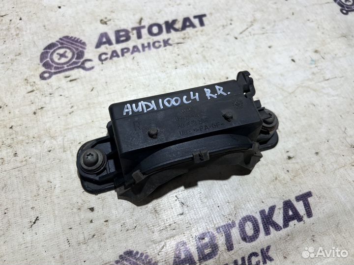 Ручка задняя правая Audi 100 C4