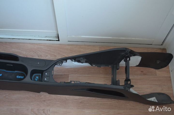 Центральная консоль на Kia Rio 3 2011-2014 года