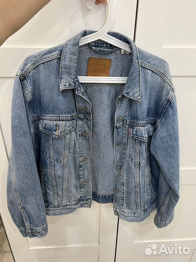 Джинсовая куртка женская levis