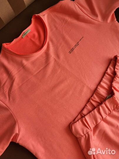 Костюм женский