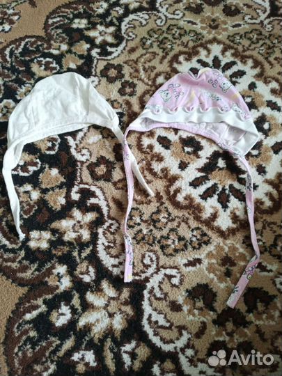 Шапки, пинетки, царапки, слюнявчики