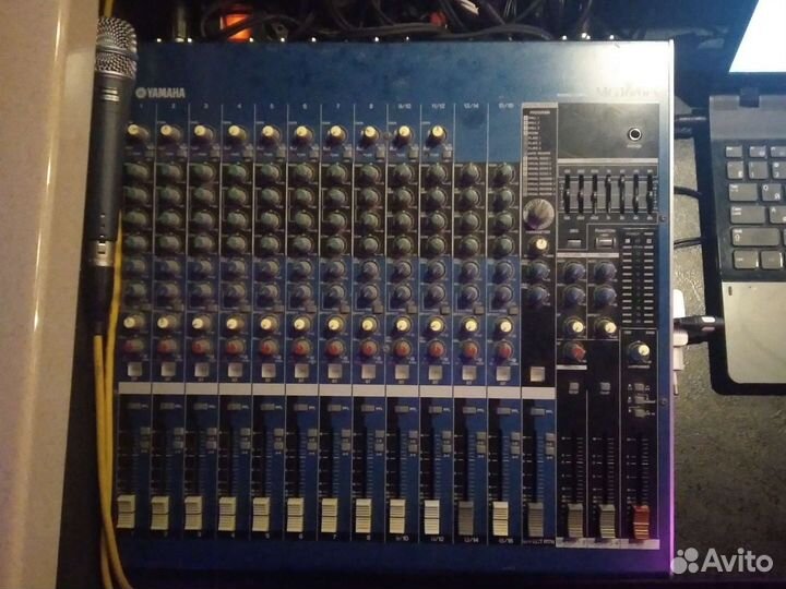 Микшерный пульт