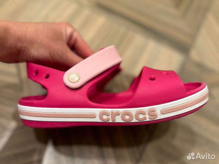 Сандали crocs j2