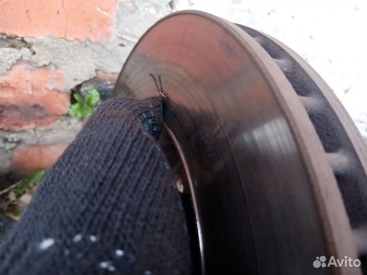 Передние тормозные диски toyota corolla 2008