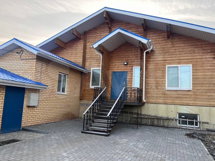 Дом 174 м² на участке 8 сот.