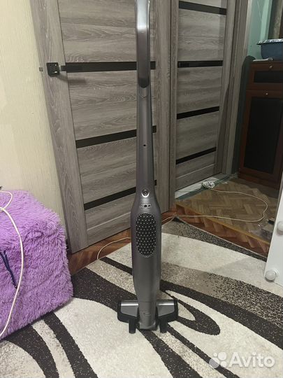 Вертикальный безпроводной пылесос