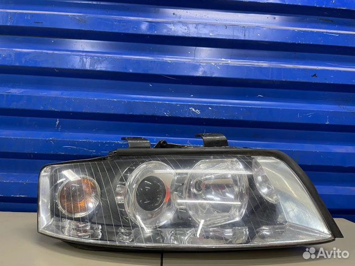Фара передняя правая Audi A4 B6 2.5 BAU 2004