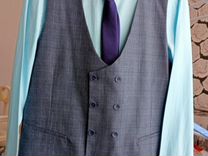 Мужской костюм тройка 46-48 размер