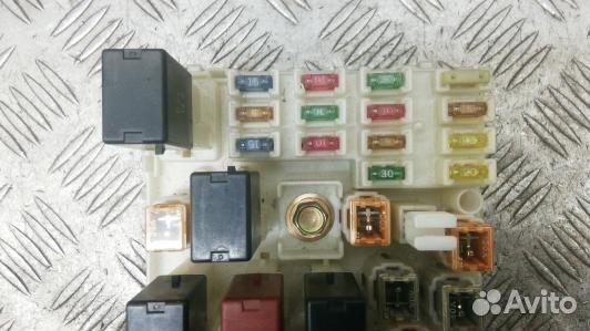 Блок предохранителей toyota RAV 4 ZCA2 (GBR02M102)