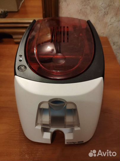 Принтер для пластиковых карт и бейджей