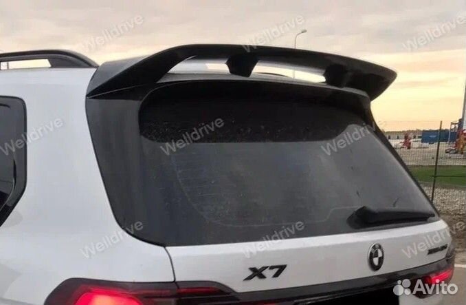 Спойлер BMW X7 G07 верхний высокий черный