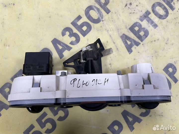 Блок управления отопителем Ford Fusion