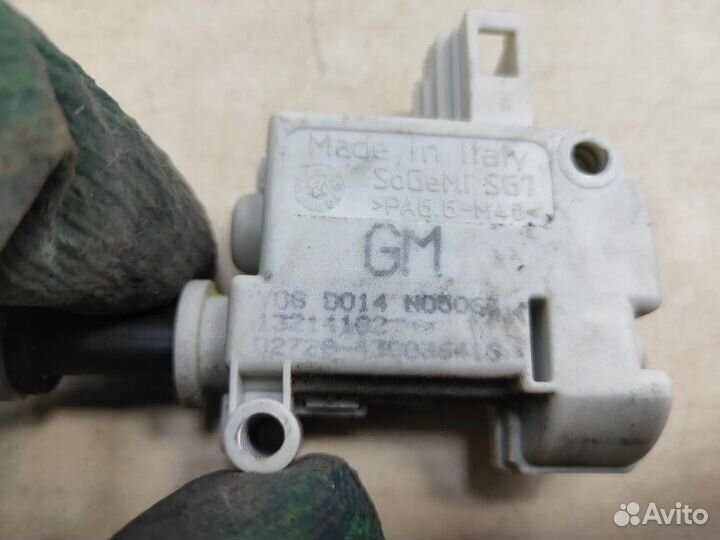 Электропривод замка багажника Opel Astra H Twin