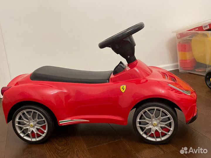 Машинка толокар Ferrari