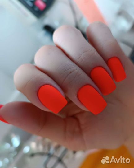 Маникюр, педикюр, наращивание ногтей