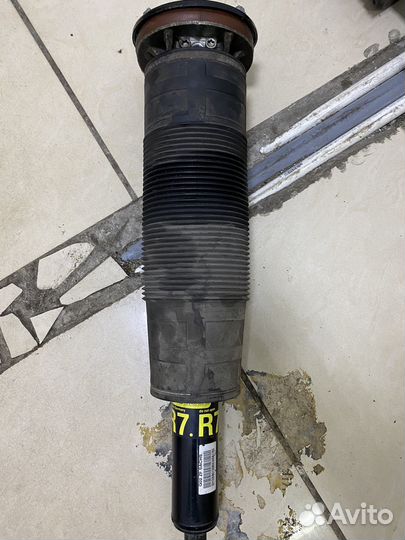 Передняя гидростойка мерседес w221