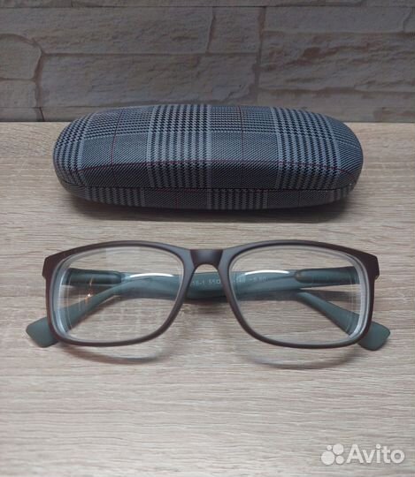 Очки готовые с диоптриями -5,5 (+ очечник)