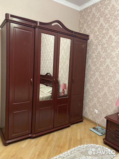 Спальный гарнитур