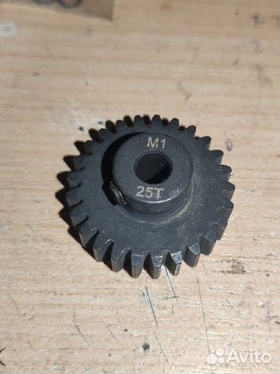 Спур 25Т М1, вал 5мм, новый